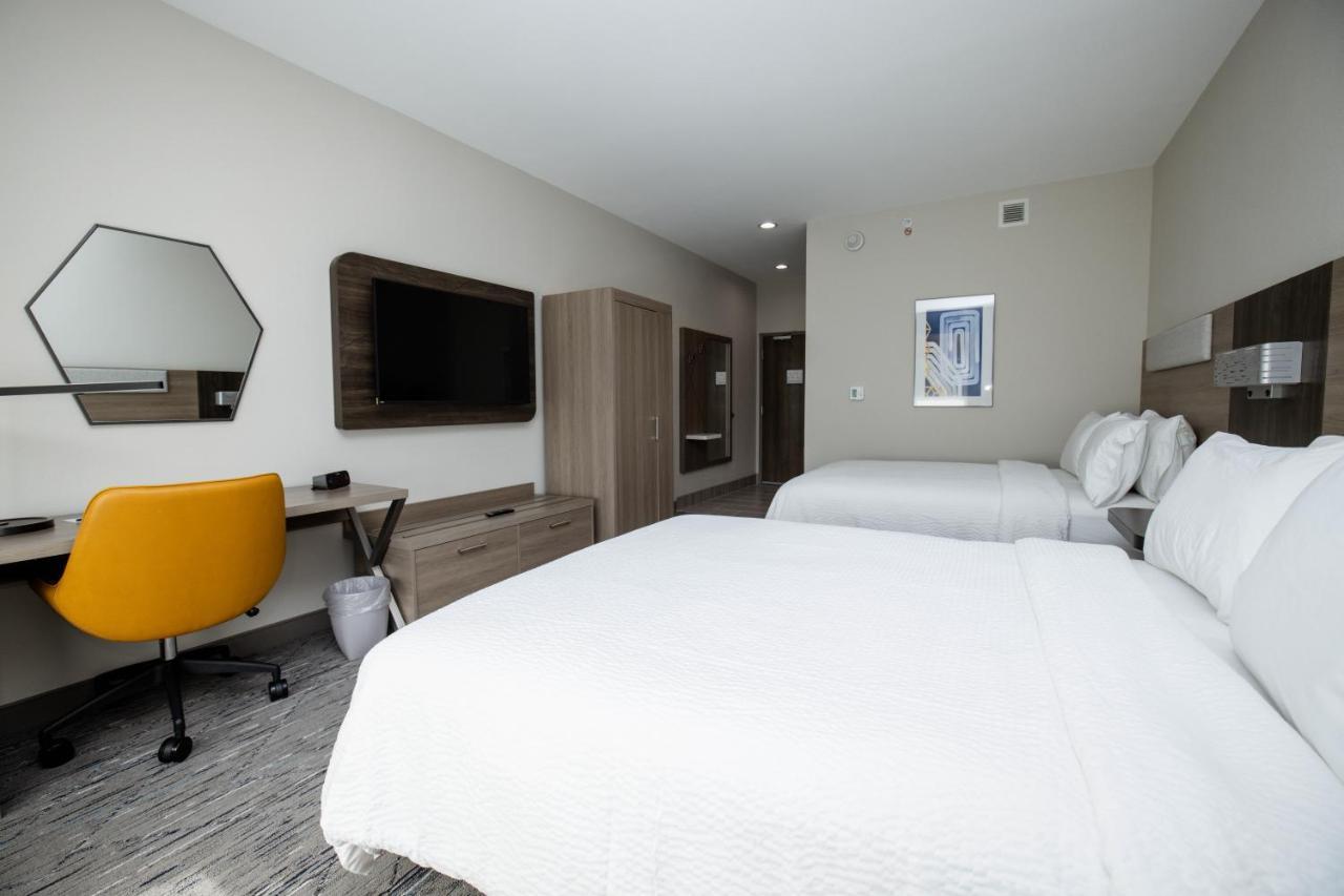 Holiday Inn Express & Suites Tampa Stadium - Airport Area By Ihg 외부 사진