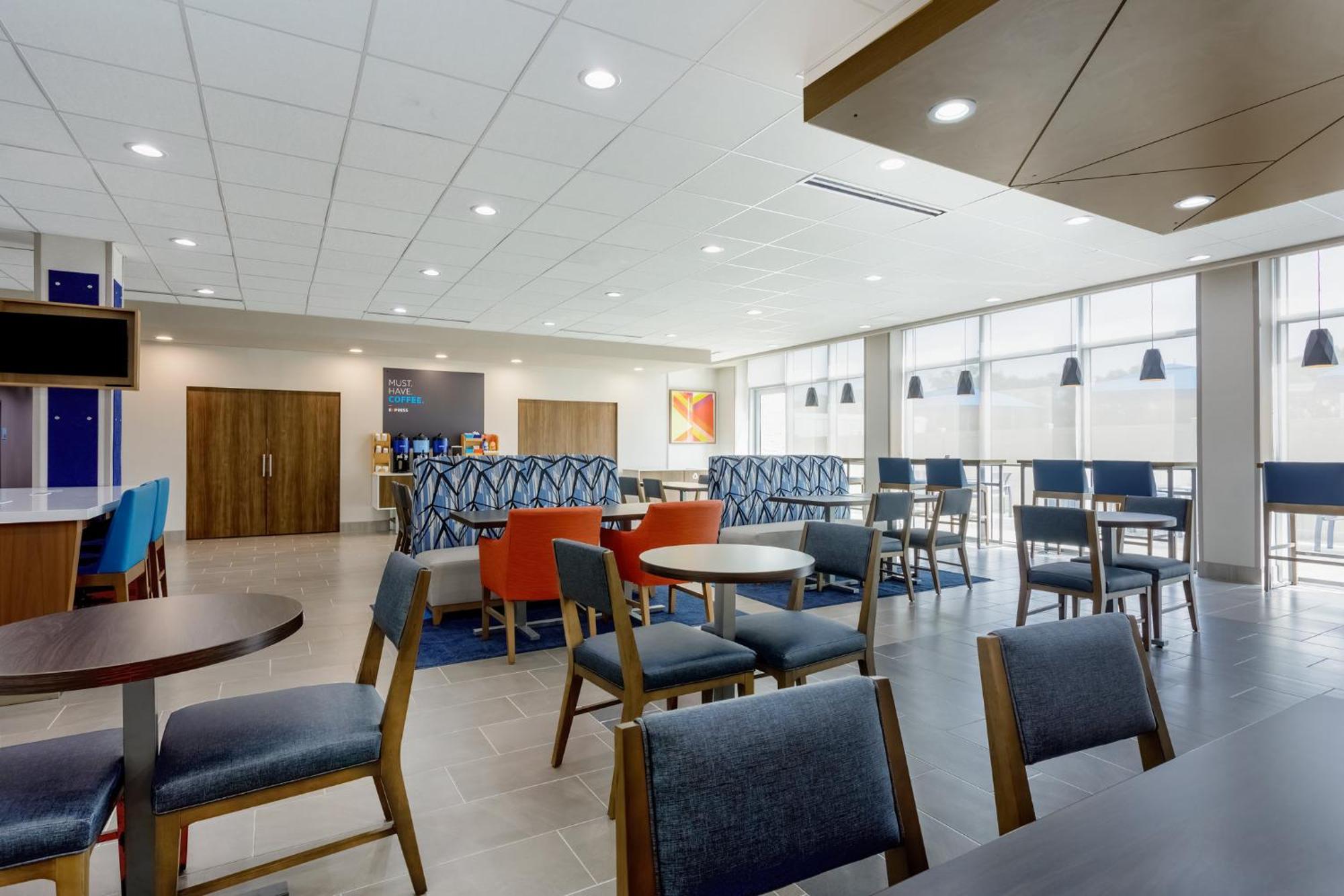 Holiday Inn Express & Suites Tampa Stadium - Airport Area By Ihg 외부 사진