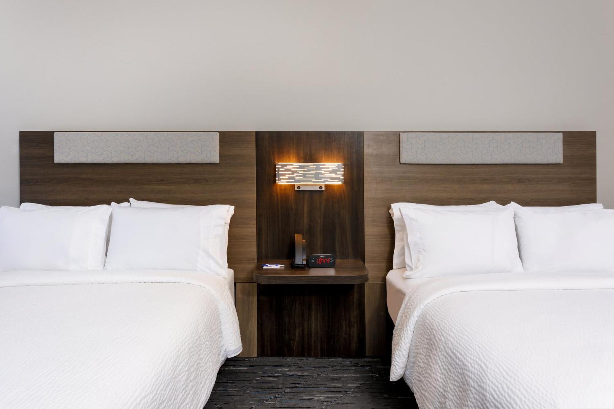 Holiday Inn Express & Suites Tampa Stadium - Airport Area By Ihg 외부 사진