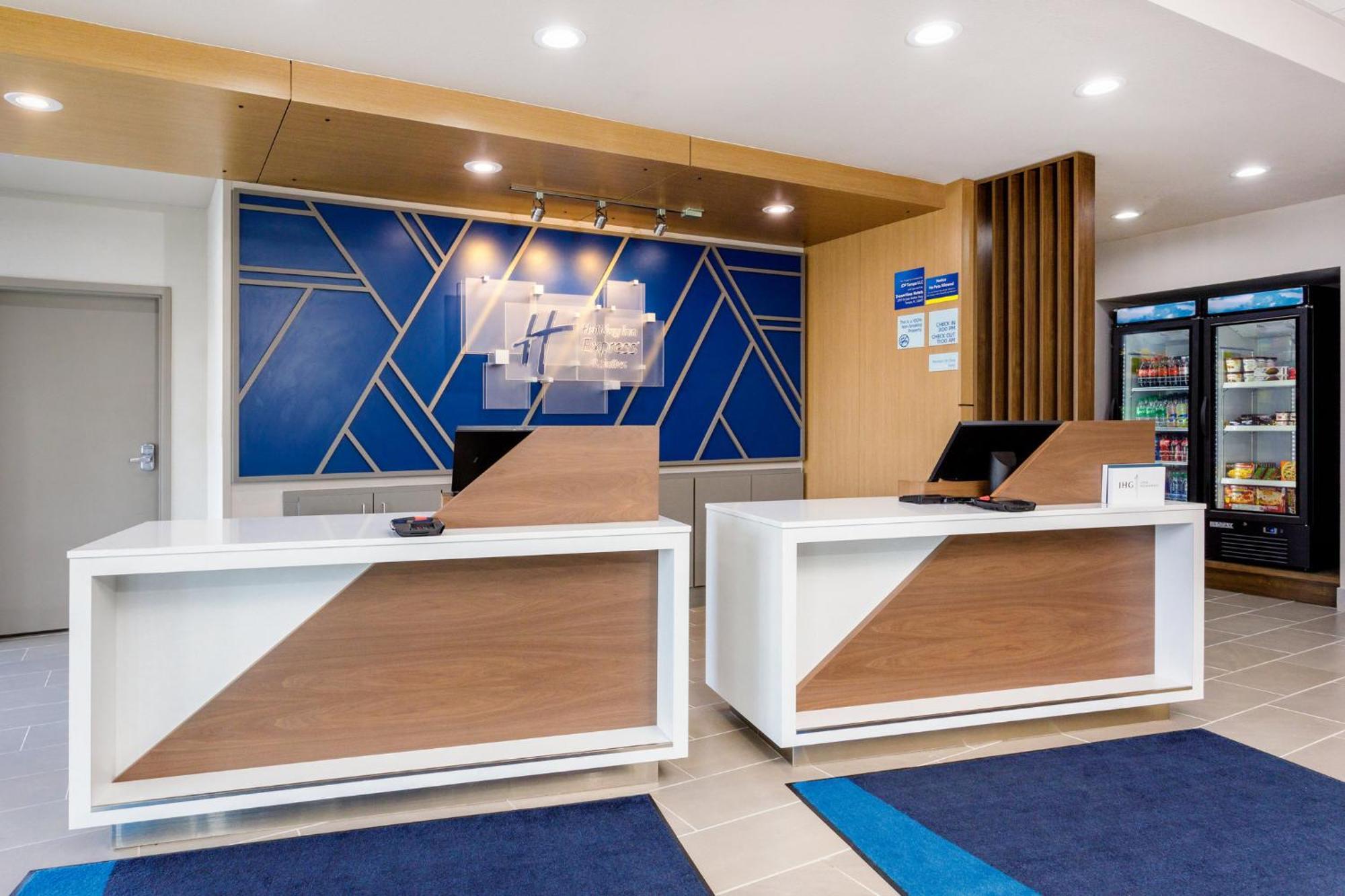 Holiday Inn Express & Suites Tampa Stadium - Airport Area By Ihg 외부 사진