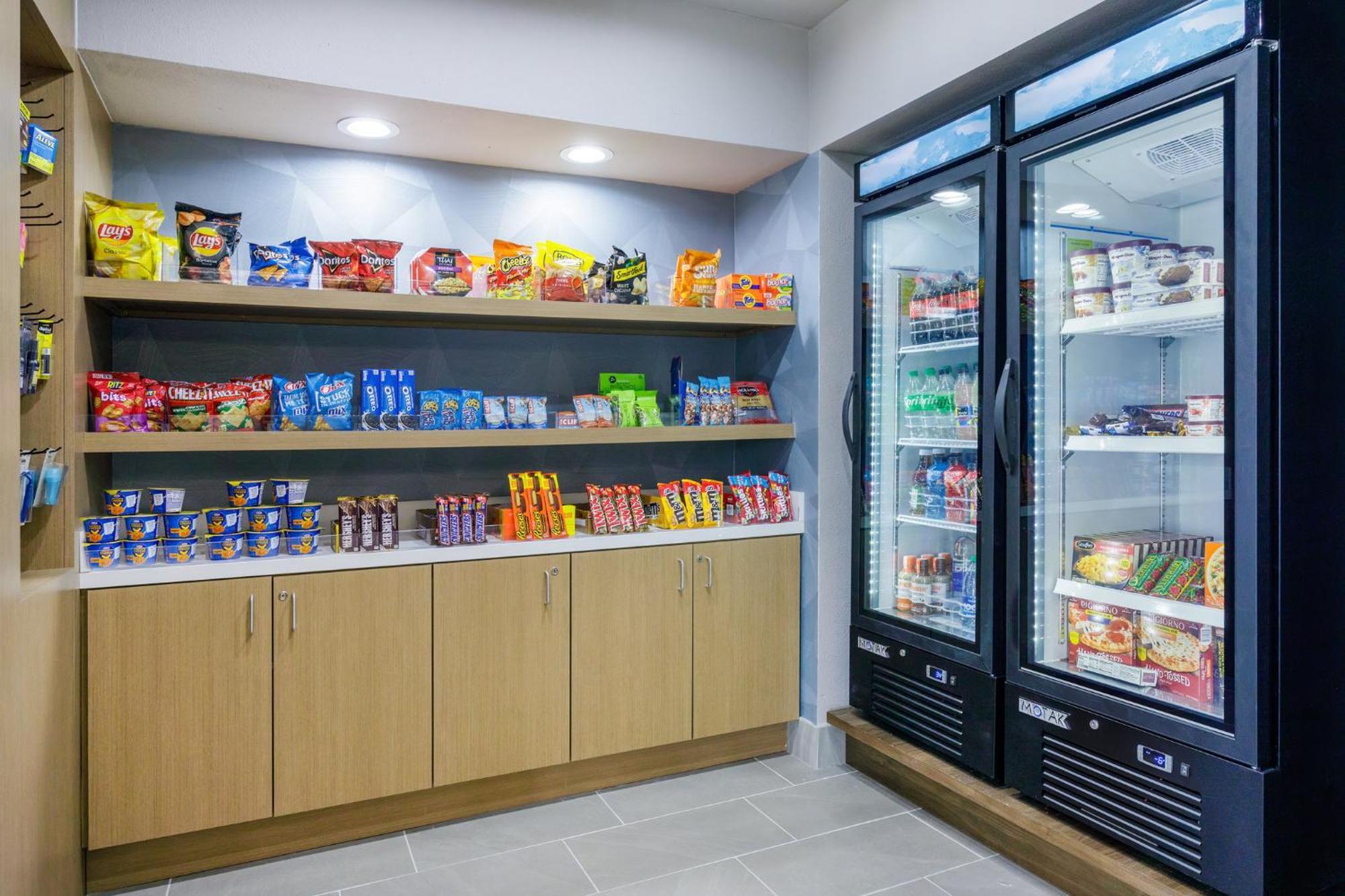 Holiday Inn Express & Suites Tampa Stadium - Airport Area By Ihg 외부 사진