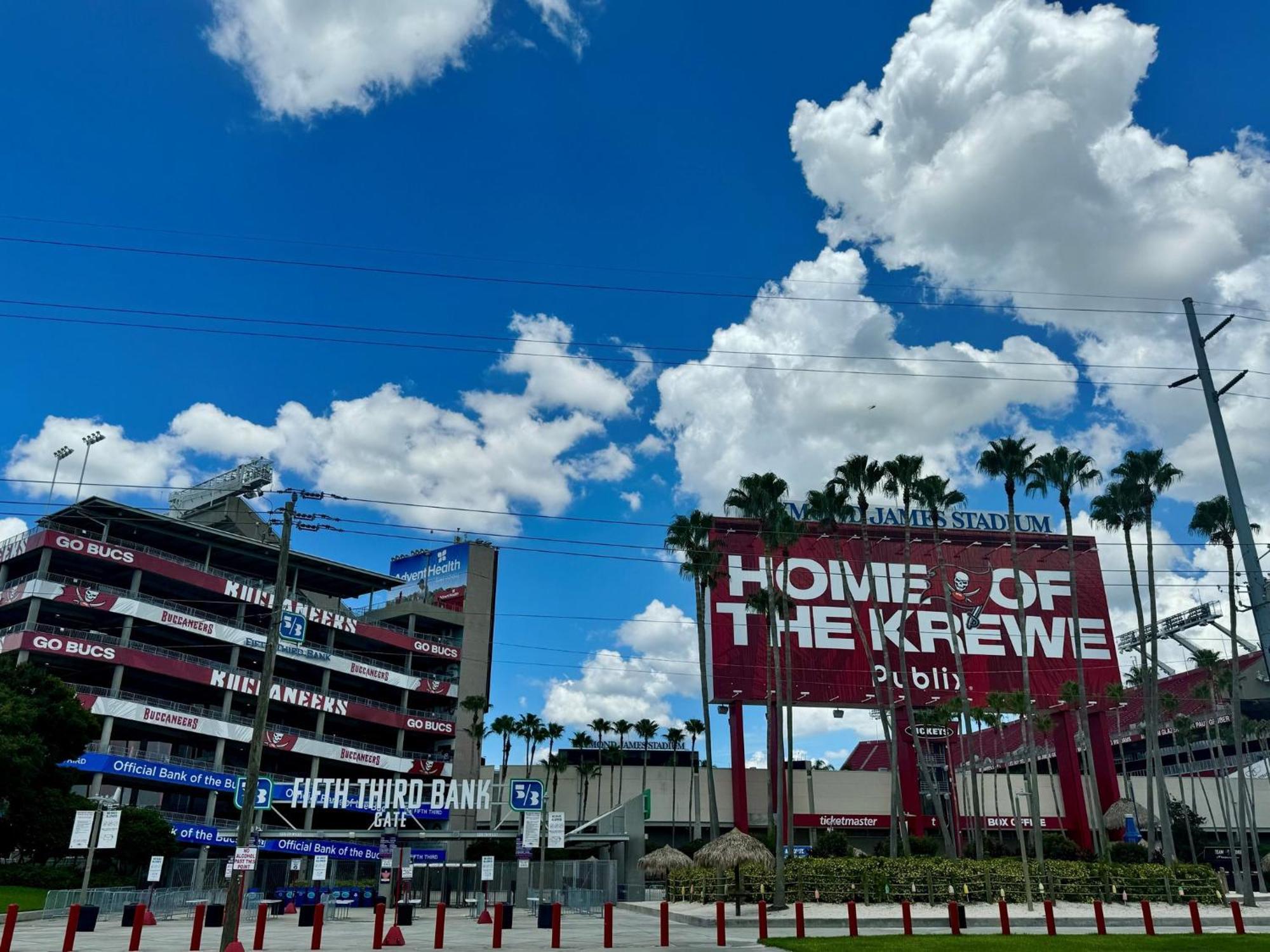 Holiday Inn Express & Suites Tampa Stadium - Airport Area By Ihg 외부 사진